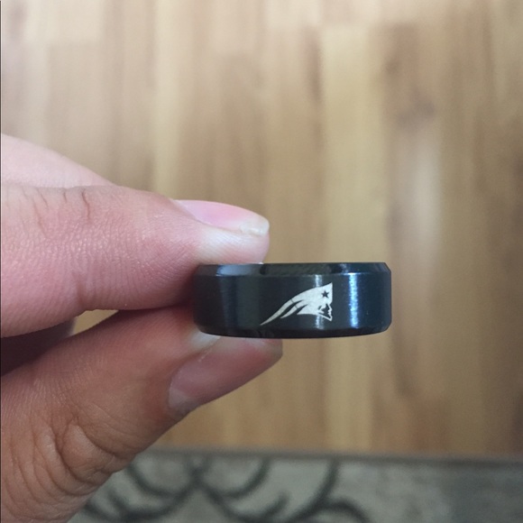 New England Patriots Ring - Picture 4 of 5